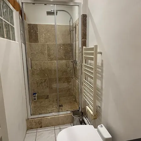Charmante Petite Maison Avec Terrasse Et Jardin, Proche Tram *