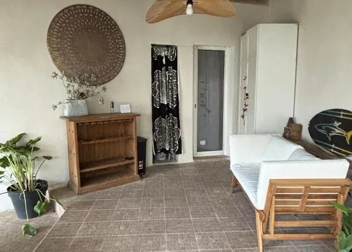 Charmante Petite Maison Avec Terrasse Et Jardin, Proche Tram Chalet *
