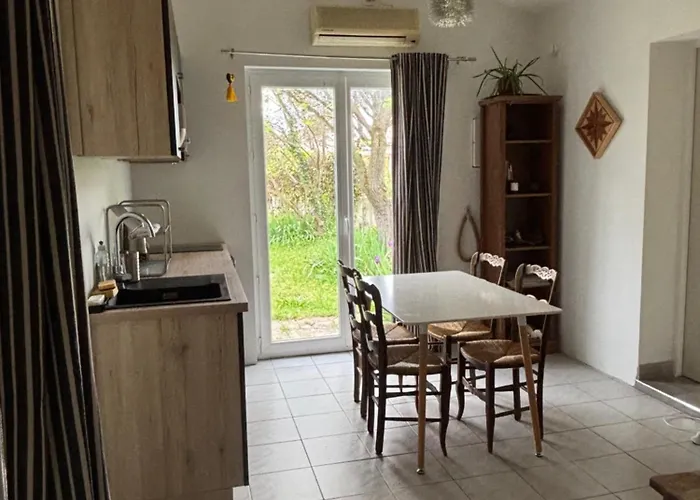 Charmante Petite Maison Avec Terrasse Et Jardin, Proche Tram Chalet Castelnau-le-Lez